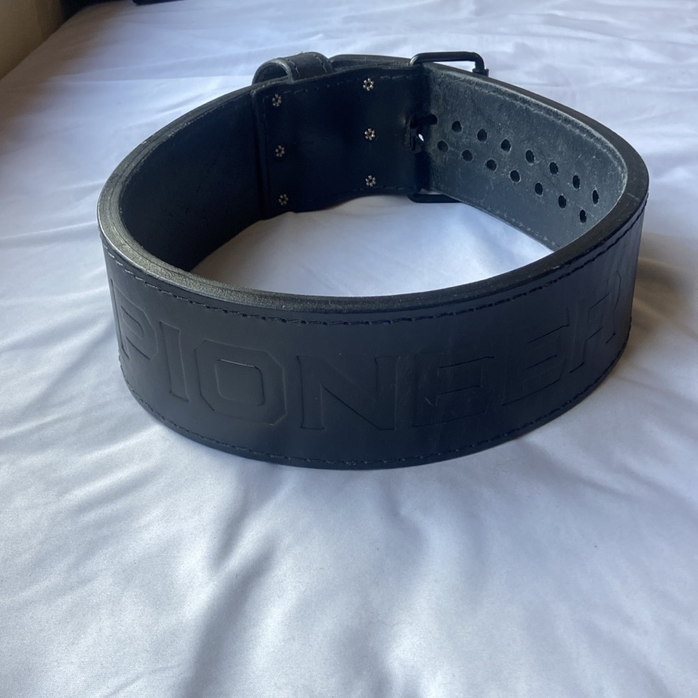 Pioneer powerlifting belt